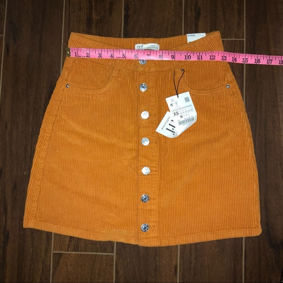 SOLD NWT Zara Skirt - XS - Picture 6 of 7
